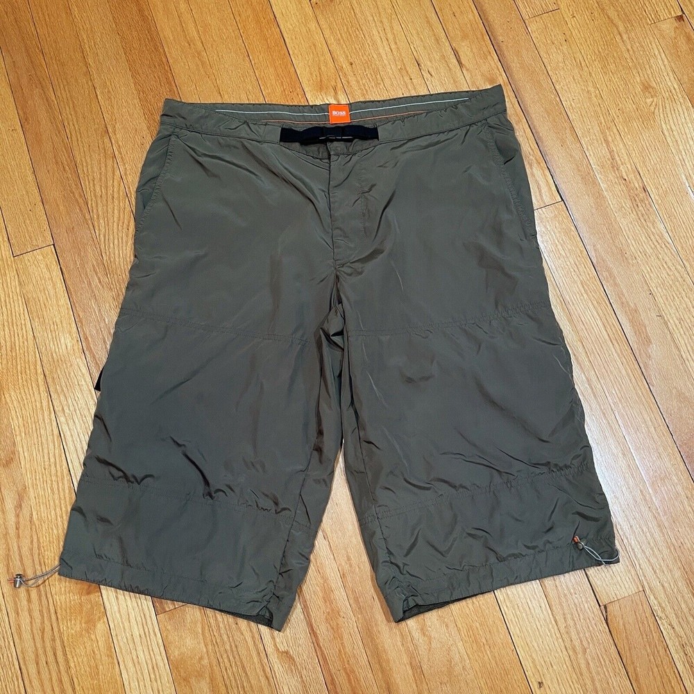 Vintage Boss Hugo Boss Mens Belted Bermuda Shorts Size 38 Inseam 16” Green RARE